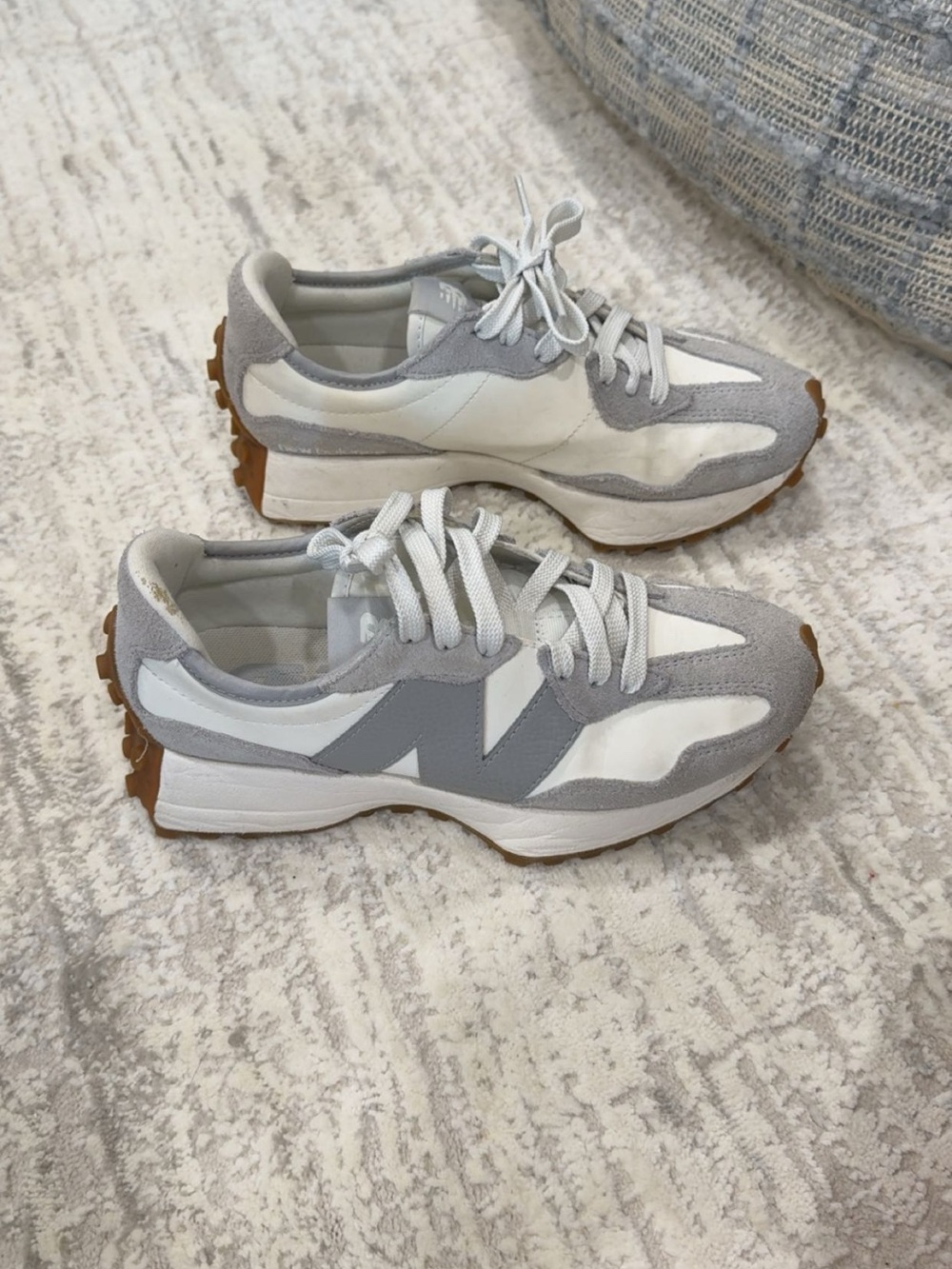New Balance 327 sneakers